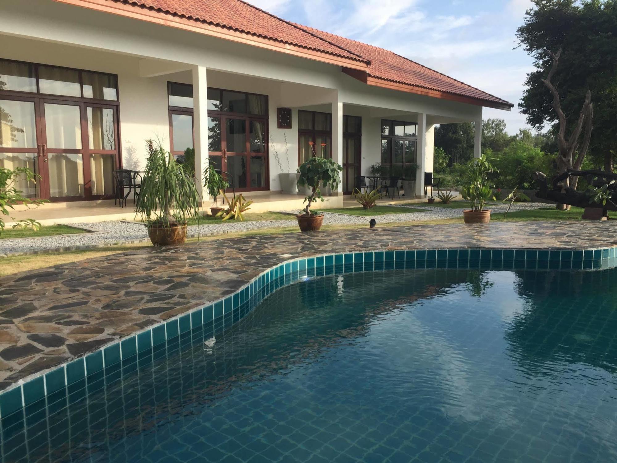 Tree Roots Retreat Hotell Rayong Eksteriør bilde